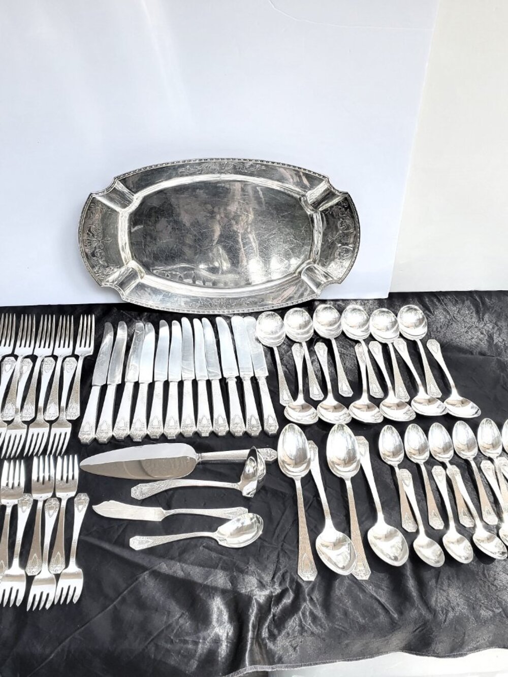 1847 ROGERS I.S. 1916 HERALDIC SILVER FLATWARE SET 70pc 12 SETTINGS +SERVING PCS